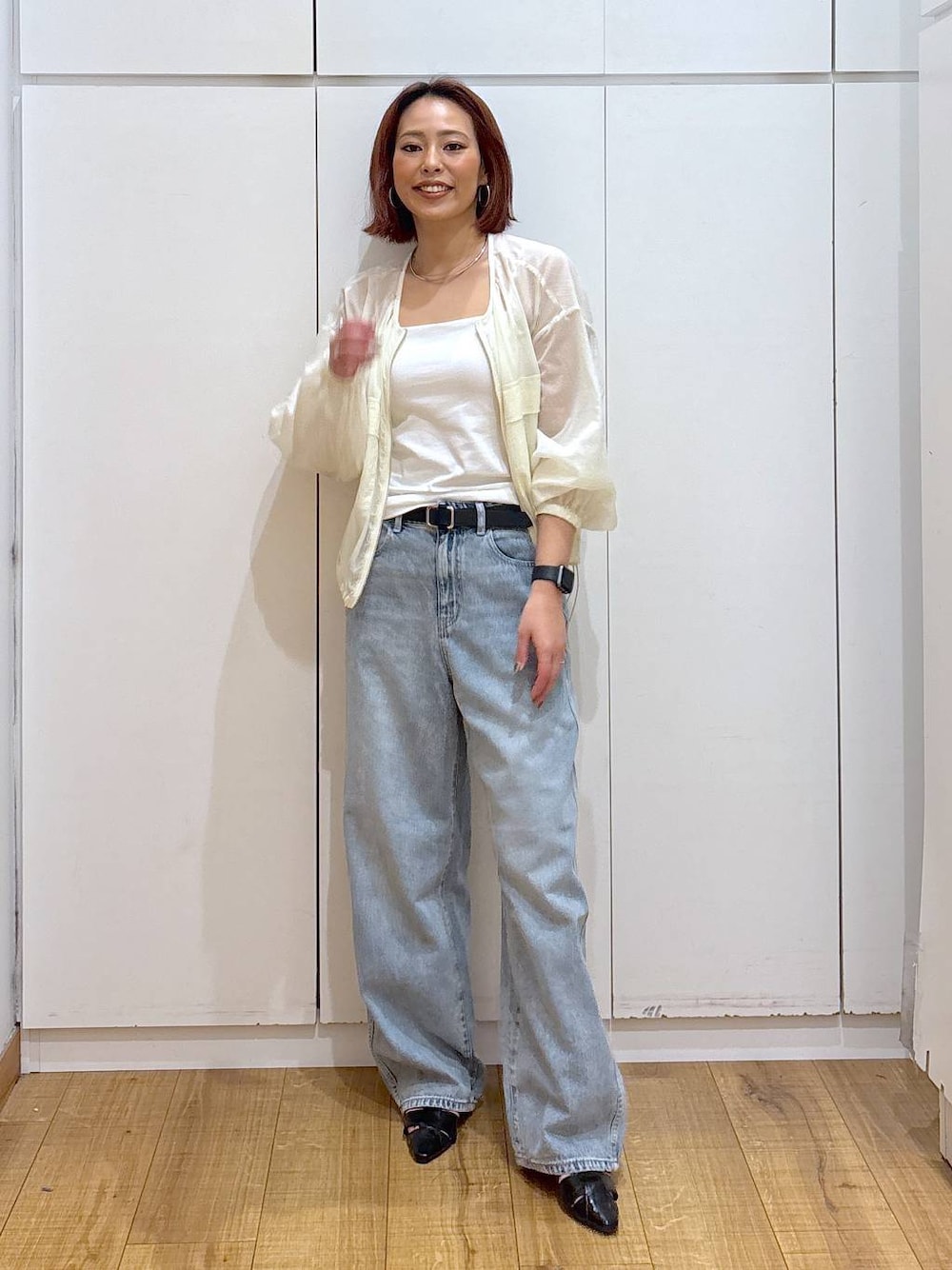 「体型カバー、高見え、高身長、ママコーデ、骨格ストレート、GLOBAL WORK、着痩せ・細見え」｜「GLOBAL WORKのGOODデニムバギーパンツ/118365（デニムパンツ、ブルー系）」を使った、ココさん（レディース・165cm）の春コーディネートの1枚目の写真
