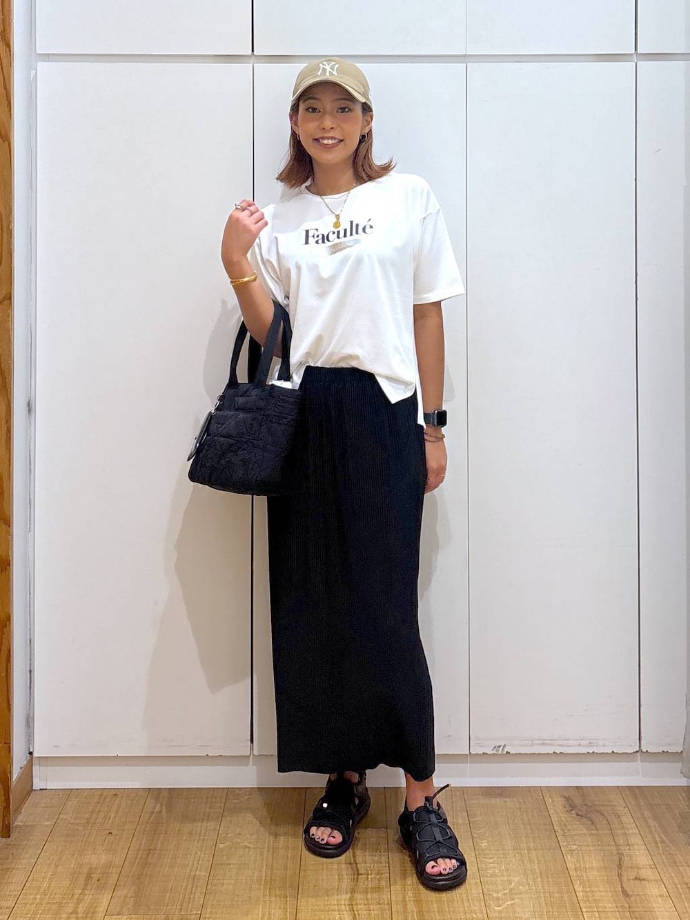 「体型カバー、ママコーデ、骨格ストレート、GLOBAL WORK、着痩せ・細見え、高見え、高身長」｜「GLOBAL WORKのリッチクリーンプリントT半袖/147640（Tシャツ/カットソー、ホワイト系）」を使った、ココさん（レディース・165cm）の夏コーディネートの1枚目の写真