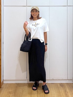 「アイテム（バングル/リストバンド）」を使った、ココさん（レディース・165cm・30代）の夏コーディネート