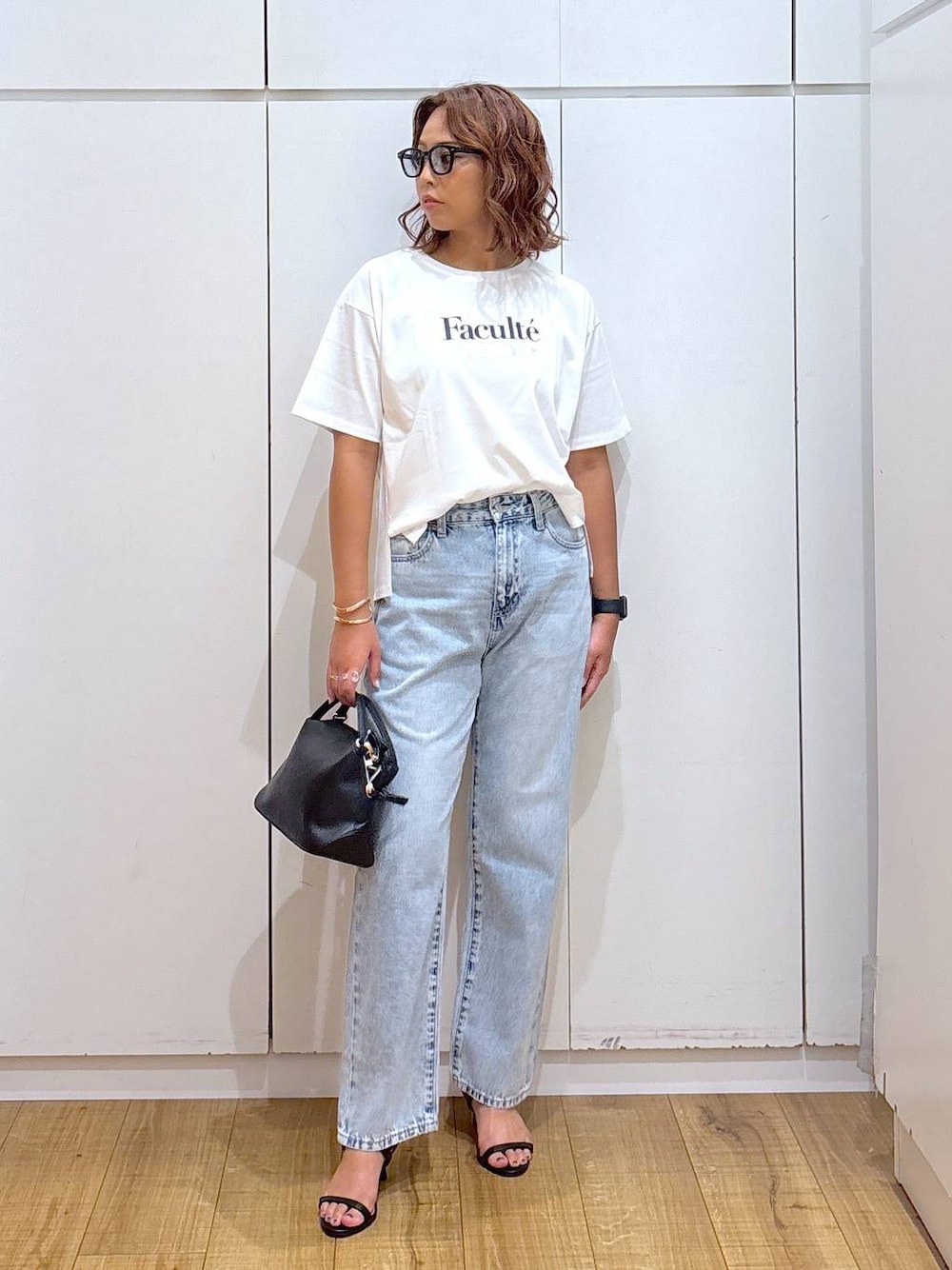 「ママコーデ、体型カバー、高見え、高身長、骨格ストレート、GLOBAL WORK、着痩せ・細見え」｜「GLOBAL WORKのスペ軽お財布ショルダー/132336（ショルダーバッグ、ブラック系）」を使った、ココさん（レディース・165cm）の夏コーディネートの1枚目の写真
