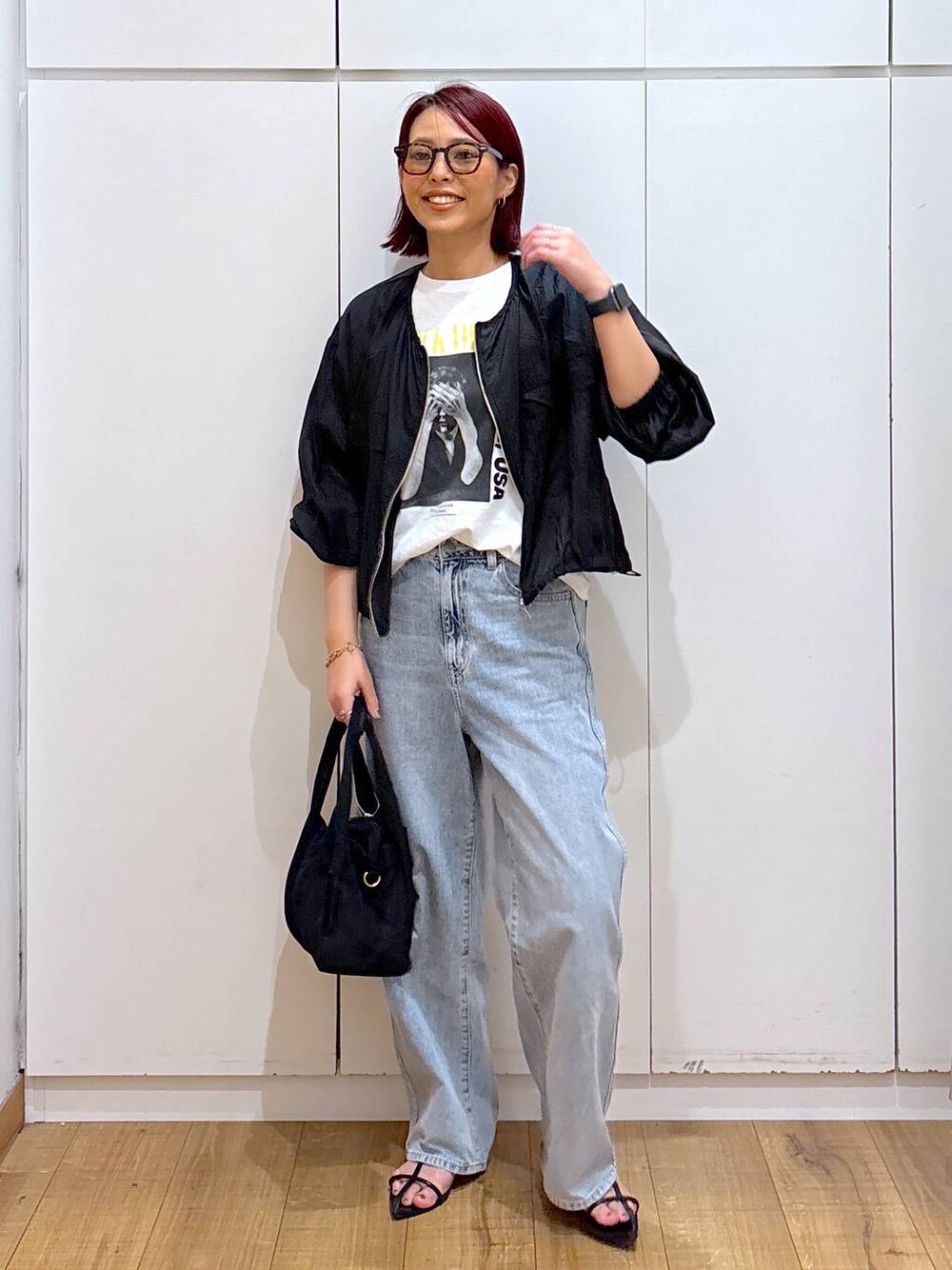 「骨格ストレート、GLOBAL WORK、着痩せ・細見え、体型カバー、高見え、高身長、ママコーデ」｜「GLOBAL WORKのGOODデニムバギーパンツ/118365（デニムパンツ、ブルー系）」を使った、ココさん（レディース・165cm）の春コーディネートの1枚目の写真