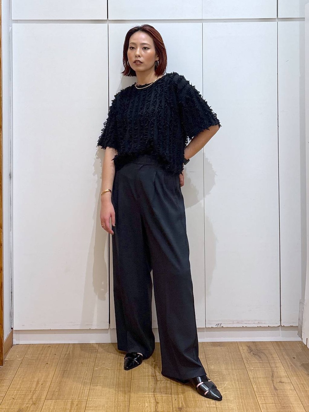 「体型カバー、高見え、高身長、ママコーデ、骨格ストレート、GLOBAL WORK、着痩せ・細見え」｜「GLOBAL WORKのジャガードフリンジプルオーバー/289888（Tシャツ/カットソー、ブラック系）」を使った、ココさん（レディース・165cm）の春コーディネートの1枚目の写真