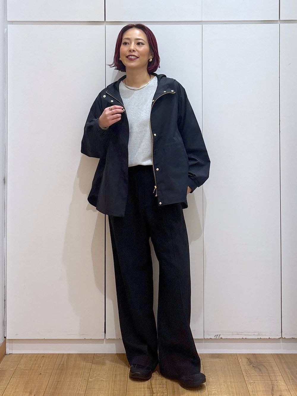 「体型カバー、高見え、高身長、ママコーデ、骨格ストレート、GLOBAL WORK、着痩せ・細見え」｜「GLOBAL WORKの撥水軽やかマンパ/243794（マウンテンパーカー、ブルー系）」を使った、ココさん（レディース・165cm）の春コーディネートの1枚目の写真