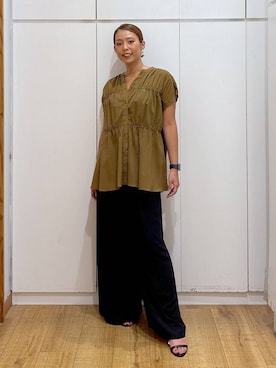 「アイテム（バングル/リストバンド）」を使った、ココさん（レディース・165cm）の夏コーディネート