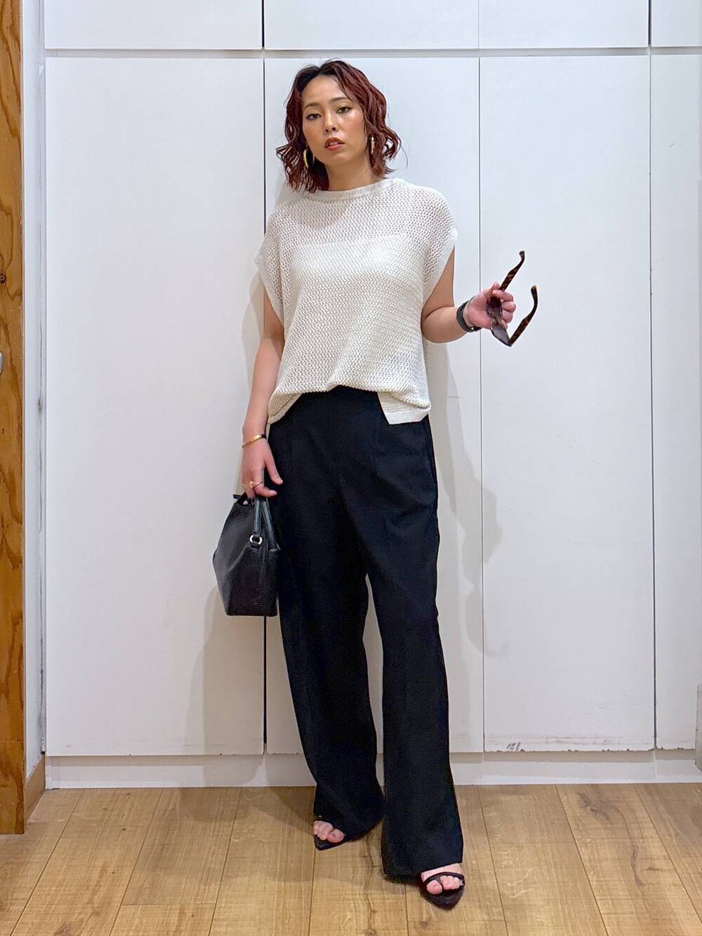 「GLOBAL WORK、着痩せ・細見え、ママコーデ、骨格ストレート、体型カバー、高見え、高身長」｜「GLOBAL WORKのスペ軽お財布ショルダー/132336（ショルダーバッグ、ブラック系）」を使った、ココさん（レディース・165cm）の夏コーディネートの1枚目の写真