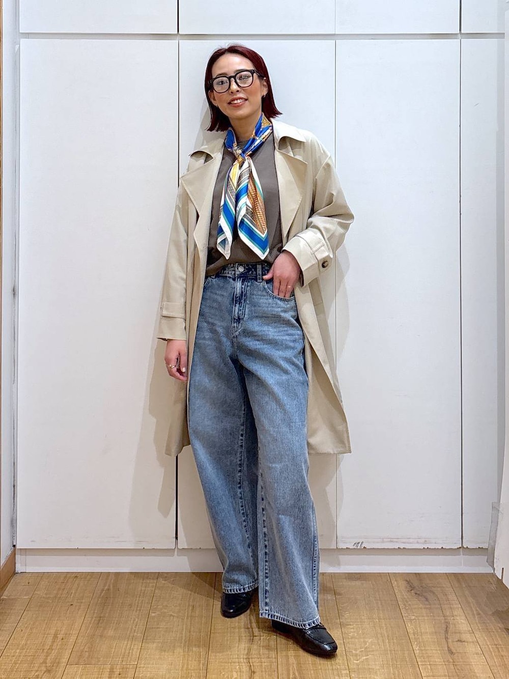 「体型カバー、高見え、高身長、ママコーデ、骨格ストレート、GLOBAL WORK、着痩せ・細見え」｜「GLOBAL WORKのGOODデニムバギーパンツ/118365（デニムパンツ、ブルー系）」を使った、ココさん（レディース・165cm）の春コーディネートの1枚目の写真