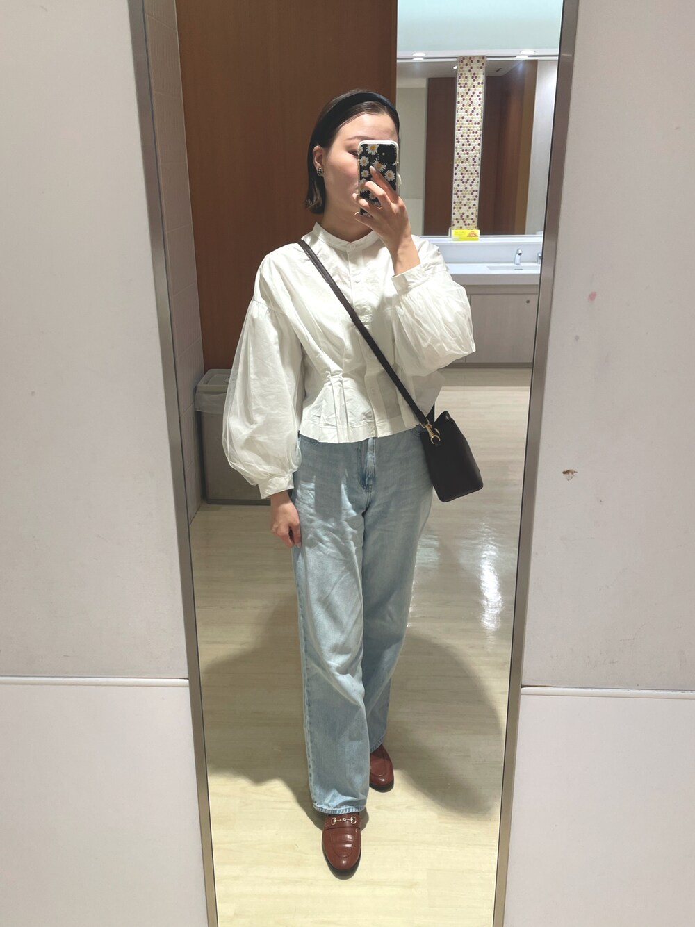 「fredy emueの袖チュールクロップドブラウス（シャツ/ブラウス、ホワイト系）」を使った、ukさん（レディース・166cm）の春コーディネートの1枚目の写真