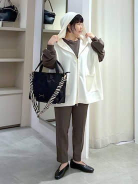 「Elura（エルーラ）の撥水ベルト2WAYトート/579691（トートバッグ、ブラック系）」を使った、yamapii3さん（レディース・150cm）の春コーディネート