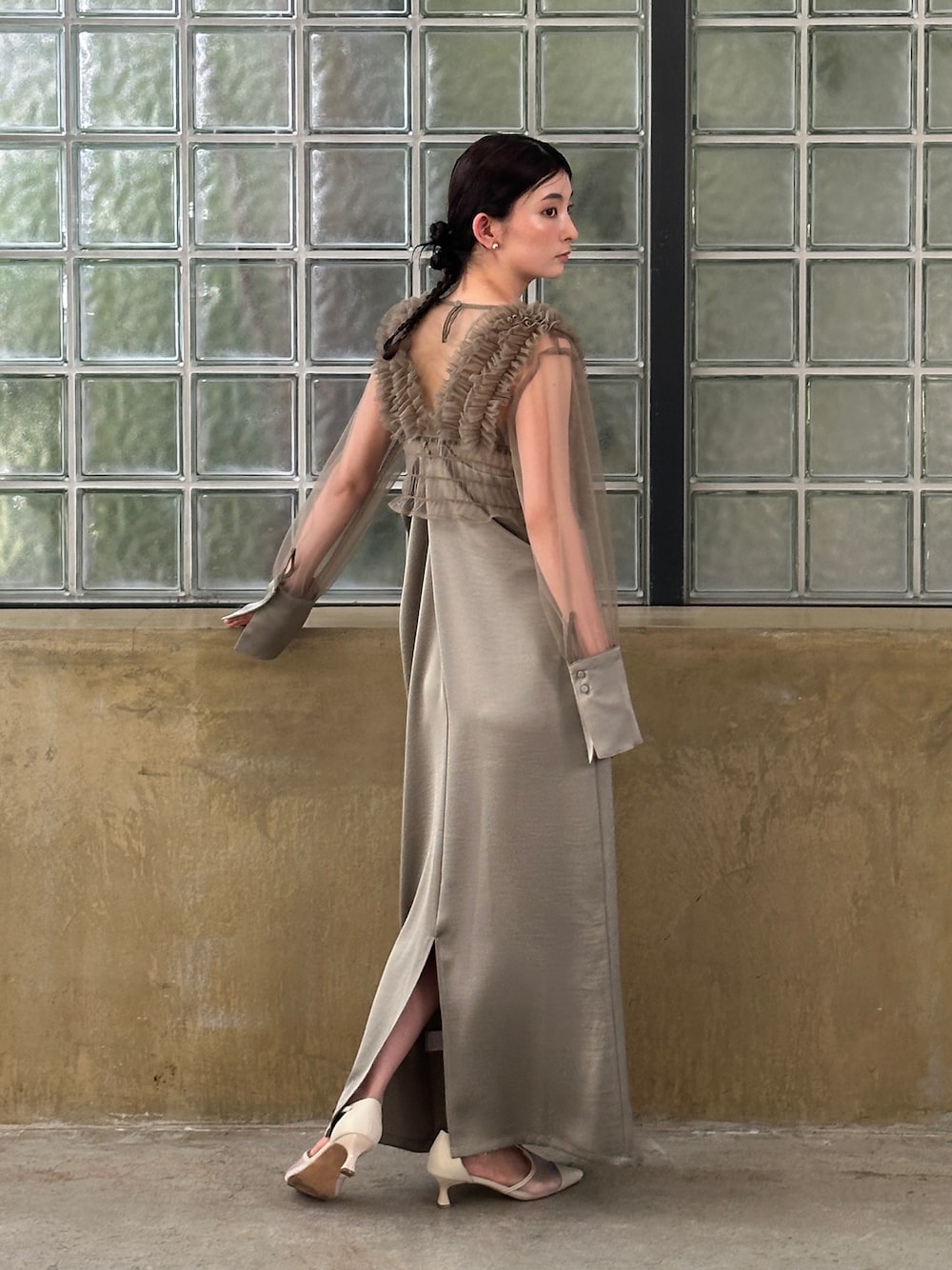 オケージョン/結婚式】フリルトップスサテンキャミワンピースセットを