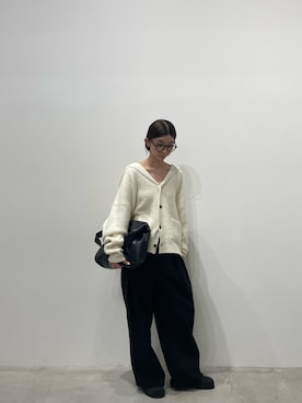 「アイテム（スラックス）」を使った、momokaさん（レディース・158cm）の秋コーディネート