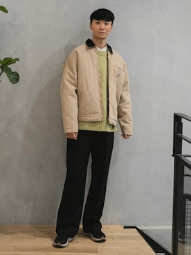 「carhartt」｜「アイテム（スラックス）」を使った、sakasaさん（メンズ・180cm）の冬コーディネート