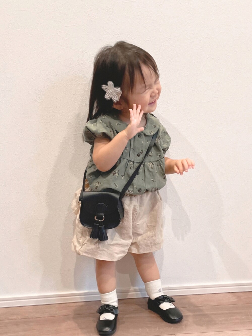「秋のマイ旬スタイル、秋服準備はじめました、休日スタイル、カジュアルコーデ、キッズコーデ、女の子コーデ、秋コーデ、ショートパンツ、グリーン、ブラウス、花柄、ポシェット、ショルダーバッグ、バレエシューズ、しまむら」｜「♡のどんだけ〜☝🏻（その他、その他）」を使った、✿KURiMi✿さん（キッズ・100cm）の夏コーディネートの1枚目の写真