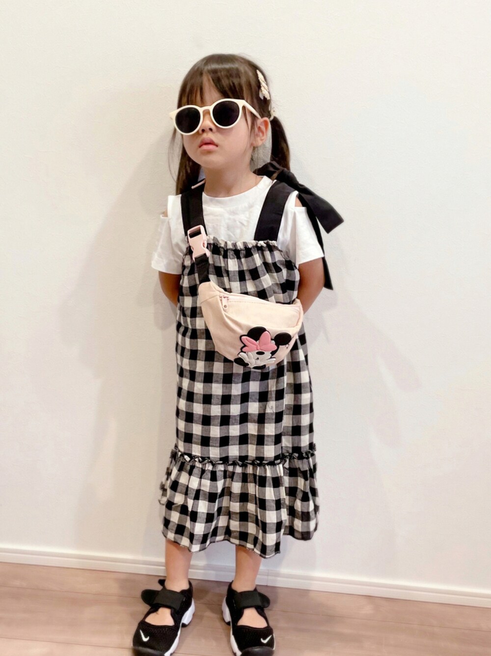 「休日コーデ、プチプラ、チェック、ロングワンピース、ワンピース、モノトーン、Tシャツ、韓国子供服、サングラス、お散歩コーデ、GU、エアリフト、NIKE」｜「Birthdayのアイテム（ブルゾン、ブラック系）」を使った、✿KURiMi✿さん（キッズ・100cm）の夏コーディネートの1枚目の写真