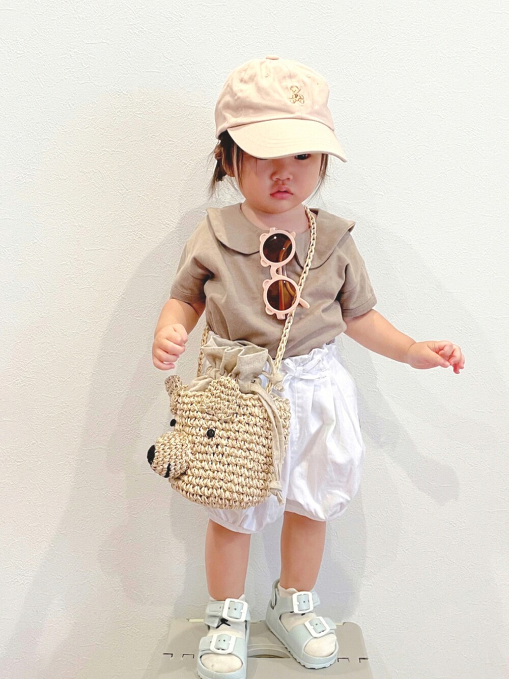 「夏コーデ、休日コーデ、お散歩コーデ、キャップ、サンダル、キッズコーデ、女の子、1歳」｜「Birthdayのアイテム（キャップ、ピンク系）」を使った、✿KURiMi✿さん（キッズ・100cm）の夏コーディネートの1枚目の写真