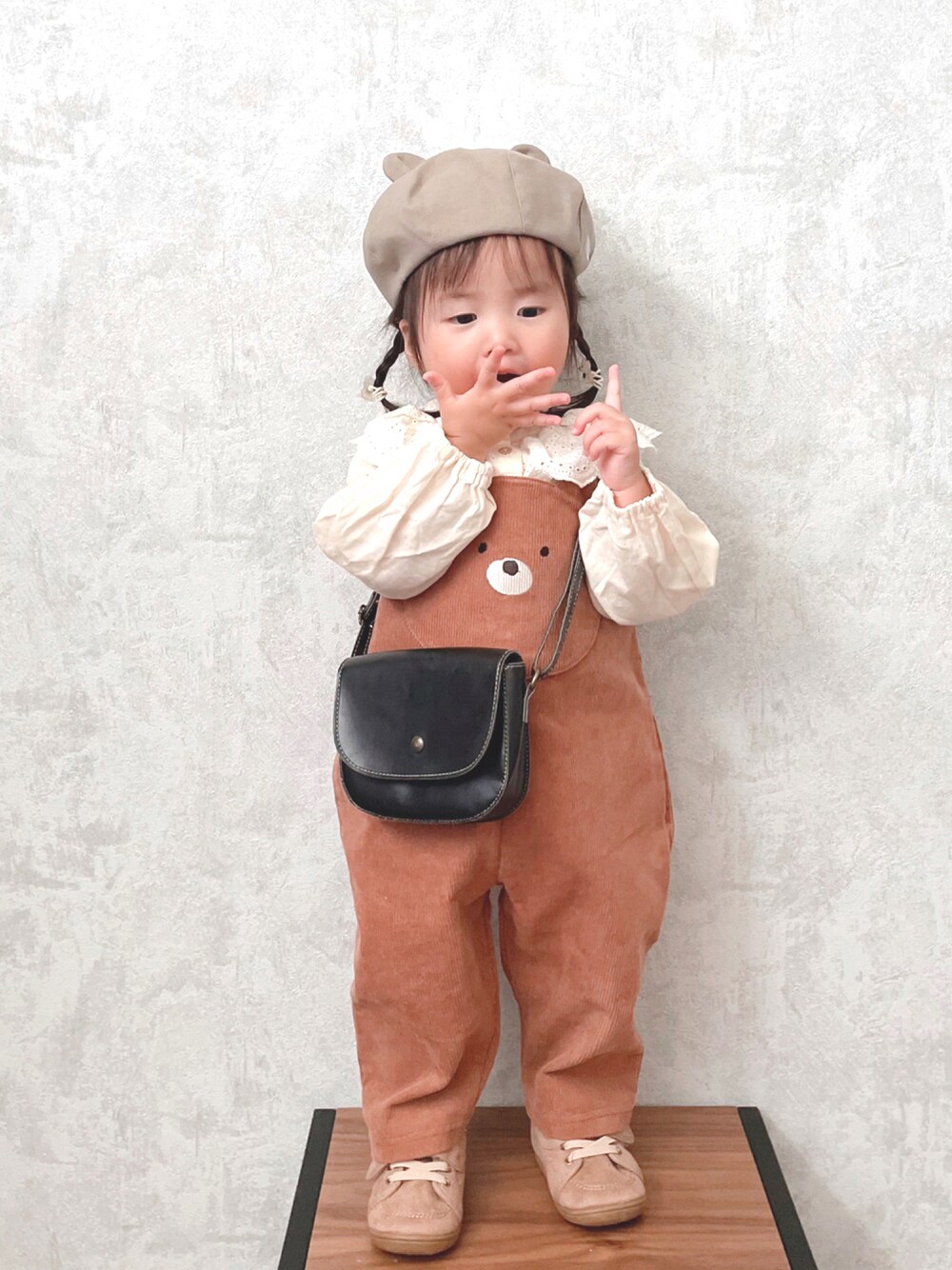 「コーデュロイ、ベレー帽、ショルダーバッグ、サロペット、プチプラ、秋コーデ、ビッグカラー、だから秋服が好き」｜「Birthdayのアイテム（ハンチング/ベレー帽、ブラウン系）」を使った、✿KURiMi✿さん（キッズ・100cm）の秋コーディネートの1枚目の写真