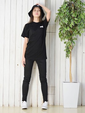 「RIPNDIP（リップンディップ）のアイテム」を使った、DJドリームスさん（レディース・165cm）の夏コーディネート
