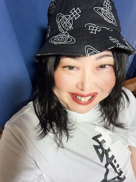 「Vivienne Westwood（ヴィヴィアンウエストウッド）のアイテム（帽子、ブラック系）」を使った、Sayakaさん（レディース・169cm）の夏コーディネート
