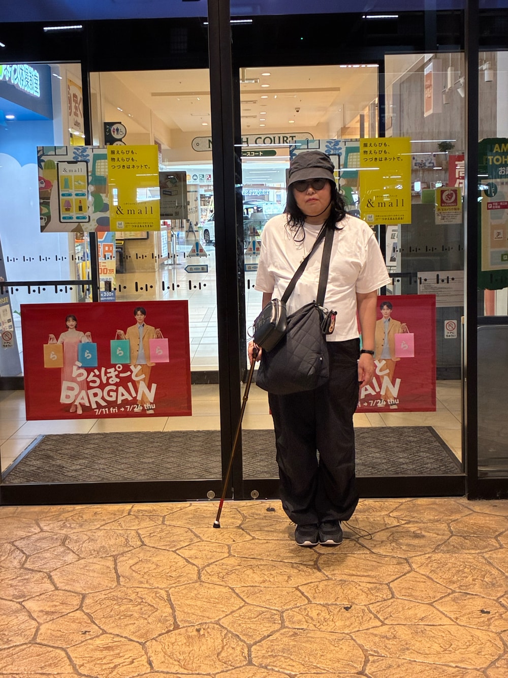 「夏ルックで気分アップ、ユニクロ、GU、バック、お買い物コーデ」｜「UNIQLOのアイテム（Tシャツ/カットソー、ホワイト系）」を使った、Sayakaさん（骨格ナチュラル・レディース・169cm）の夏コーディネートの1枚目の写真