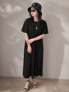 「UNIQLO（ユニクロ）のアイテム（ワンピース、ブラック系）」を使った、Sayakaさん（レディース・169cm）の春コーディネート
