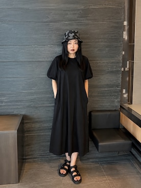 「ワークマンのアイテム（ワンピース、ブラック系）」を使った、Sayakaさん（レディース・169cm）の夏コーディネート