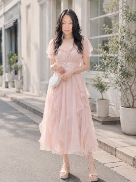 「AMAJI（アマジ）のアイテム（ワンピース、ピンク系）」を使った、Sayakaさん（レディース・169cm）の夏コーディネート