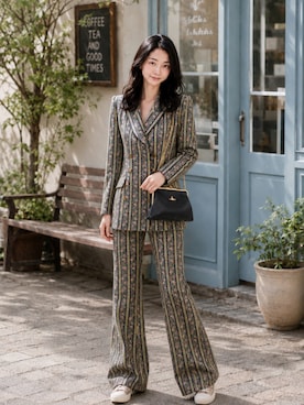 「Vivienne Westwood（ヴィヴィアンウエストウッド）のアイテム（パンツ、グレー系）」を使った、Sayakaさん（レディース・169cm）の夏コーディネート