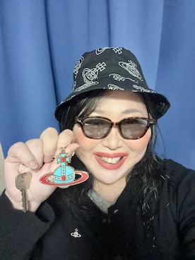 「Vivienne Westwood（ヴィヴィアンウエストウッド）のアイテム（帽子、ブラック系）」を使った、Sayakaさん（レディース・169cm）の春コーディネート