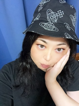 「Vivienne Westwood（ヴィヴィアンウエストウッド）のアイテム（帽子、ブラック系）」を使った、Sayakaさん（レディース・169cm）の夏コーディネート