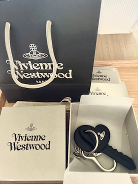 「Vivienne Westwood MAN（ヴィヴィアンウエストウッドマン）のアイテム（チャーム、ブラック系）」を使った、Sayakaさん（レディース・169cm）の春コーディネート