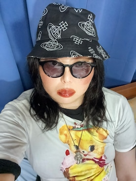 「Vivienne Westwood（ヴィヴィアンウエストウッド）のアイテム（Tシャツ/カットソー、ホワイト系）」を使った、Sayakaさん（レディース・169cm）の夏コーディネート