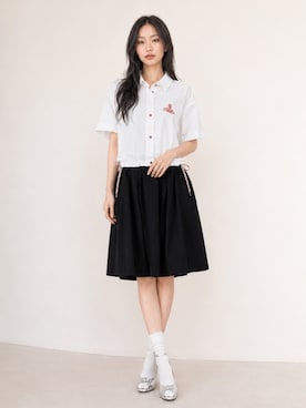 Vivienne Westwoodのスカートを使った人気ファッションコーディネート