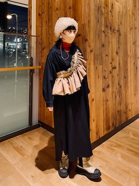 「アイテム（ボディバッグ/ウエストポーチ）」を使った、ORIÉNT MILLINERYさん（レディース・158cm）の冬コーディネート