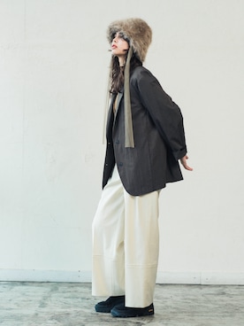 「アイテム（ハット、ブラウン系）」を使った、ORIÉNT MILLINERYさん（レディース・168cm）の冬コーディネート