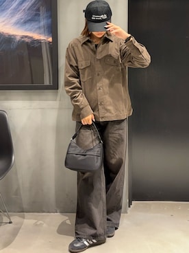 「COLONY 2139（コロニートゥーワンスリーナイン）のワンハンドルナイロンバッグ（ハンドバッグ）」を使った、myu0425さん（レディース・163cm）の秋コーディネート