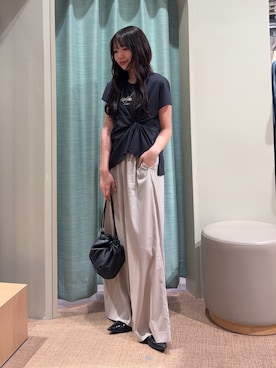 「Jena espace merveilleux(ジェナ エスパスメルヴェイユ)のコンパクトロゴカットソー(Tシャツ/カットソー、ブラック系)」を使った、たむさん(レディース・155cm)の夏コーディネート