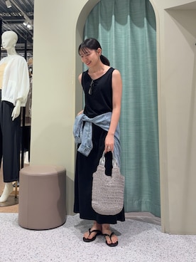 「Jena espace merveilleux(ジェナ エスパスメルヴェイユ)の【累計販売数1万枚突破!】【サラサラデニム】テンセルデニムシャツ(シャツ/ブラウス、ブルー系)」を使った、たむさん(レディース・155cm)の夏コーディネート