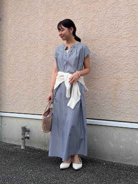 「Jena espace merveilleux(ジェナ エスパスメルヴェイユ)のプチボタンフレンチOP(ワンピース、ブルー系)」を使った、たむさん(レディース・155cm)の夏コーディネート