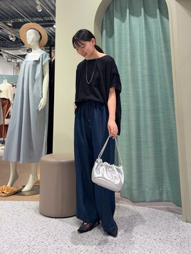 「Jena espace merveilleux(ジェナ エスパスメルヴェイユ)の【累計7000枚突破/サラサラ快適】ビッグ変形Tシャツ(Tシャツ/カットソー、ブラック系)」を使った、たむさん(レディース・155cm)の夏コーディネート