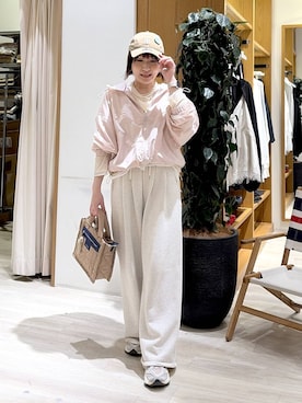 「BAYFLOW（ベイフロー）の[500mlペットボトルが入る]キルトパッファースクエアショルダー（ショルダーバッグ、ベージュ系）」を使った、momokaさん（レディース・159cm）の春コーディネート