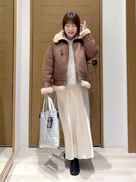 「アイテム（ムートンコート）」を使った、momokaさん（レディース・159cm）の冬コーディネート