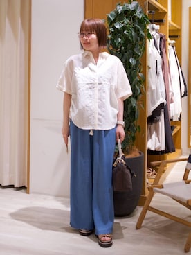 「BAYFLOW（ベイフロー）の[しなやかな素材感]ライトオンスデニムワイドパンツ（デニムパンツ、ブルー系）」を使った、momokaさん（レディース・159cm）の春コーディネート