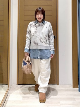 「アイテム（シューズ、イエロー系）」を使った、momokaさん（レディース・159cm）の冬コーディネート