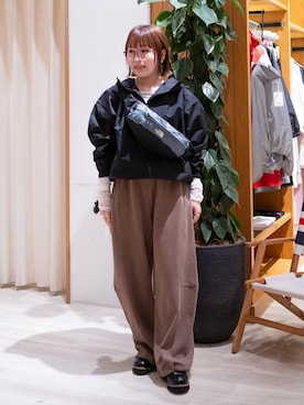 「アイテム（スウェットパンツ、ブラウン系）」を使った、momokaさん（レディース・159cm）の秋コーディネート