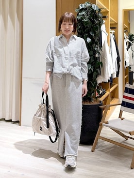 「BAYFLOW（ベイフロー）の3WAY撥水アジャスタートート（トートバッグ、ホワイト系）」を使った、momokaさん（レディース・159cm）の春コーディネート