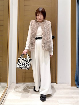 「BAYFLOW（ベイフロー）のレオパードボアロゴトートS（トートバッグ）」を使った、momokaさん（レディース・159cm）の秋コーディネート