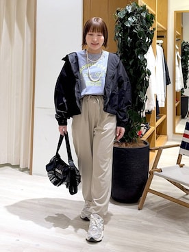 「BAYFLOW（ベイフロー）の[ヴィンテージ感のある風合い]ピグメントロゴ半袖Tシャツ（Tシャツ/カットソー、ブルー系）」を使った、momokaさん（レディース・159cm）の春コーディネート