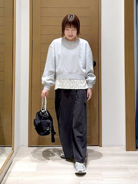 「BAYFLOW（ベイフロー）のコードHDマルチポケショルダー（ハンドバッグ）」を使った、momokaさん（レディース・159cm）の秋コーディネート