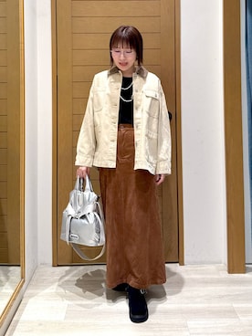 「アイテム（スリッポン）」を使った、momokaさん（レディース・159cm）の秋コーディネート