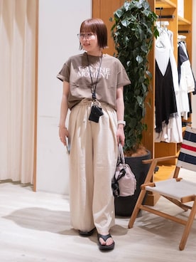 「BAYFLOW（ベイフロー）の[ヴィンテージ感のある風合い]ピグメントロゴ半袖Tシャツ（Tシャツ/カットソー、ブラウン系）」を使った、momokaさん（レディース・159cm）の春コーディネート