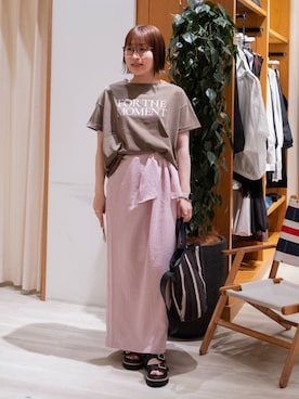 「BAYFLOW（ベイフロー）の[ヴィンテージ感のある風合い]ピグメントロゴ半袖Tシャツ（Tシャツ/カットソー、ブラウン系）」を使った、momokaさん（レディース・159cm）の夏コーディネート
